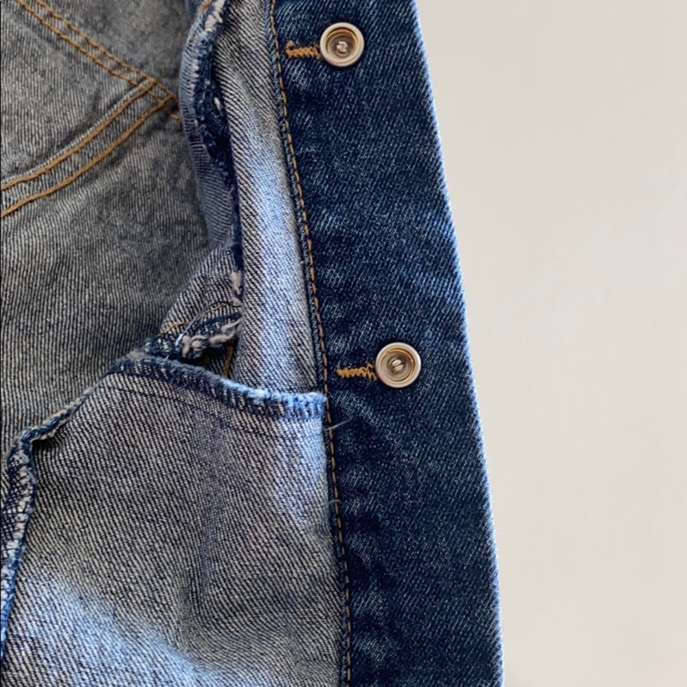 Levi’s - Picture 3 of 7